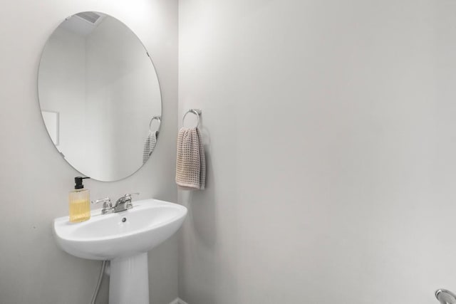1517 Timberwood Ln, West Saint Paul, MN 55118 - bathroom with a sink