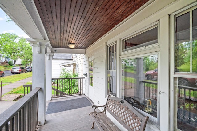 416 6th St, Duluth, MN 55805 - view of wooden porch