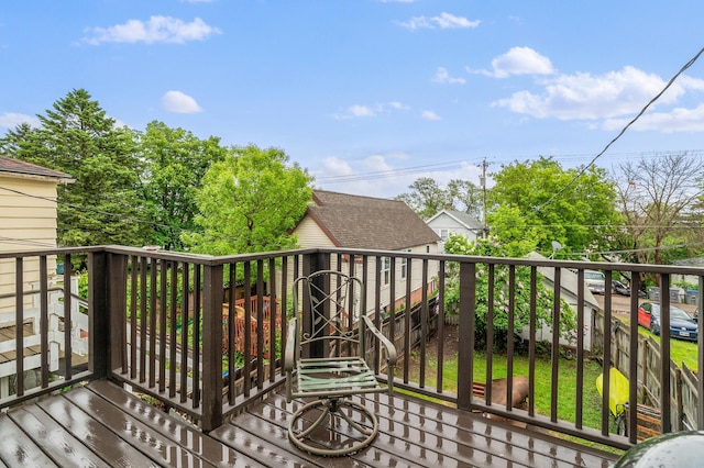 416 6th St, Duluth, MN 55805 - deck with a yard
