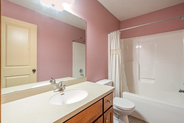 29259 Wildwood Rd, Chisago City, MN 55013 - full bathroom with shower / tub combo with curtain and vanity