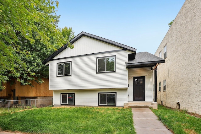 933 Beech St, Saint Paul, MN 55106 - view of split level home