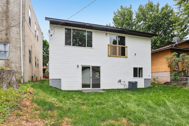 933 Beech St, Saint Paul, MN 55106 - back of property