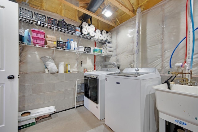 1105 Pioneer Trl SE, Cambridge, MN 55008 - washroom featuring washing machine and dryer