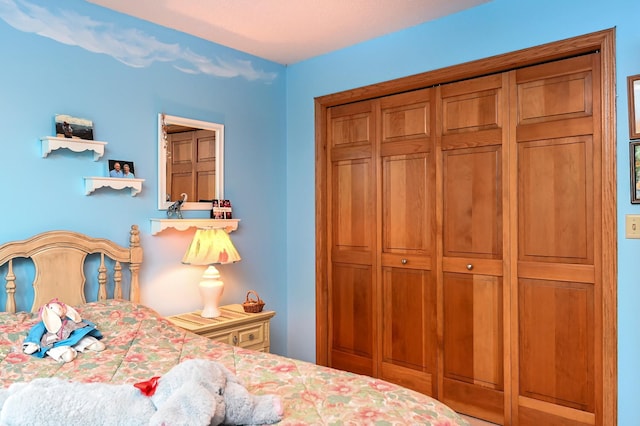 6490 White Dove Dr, Excelsior, MN 55331 - bedroom with a closet
