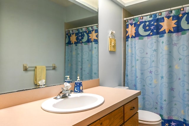 6490 White Dove Dr, Excelsior, MN 55331 - bathroom with vanity, toilet, and a shower with curtain