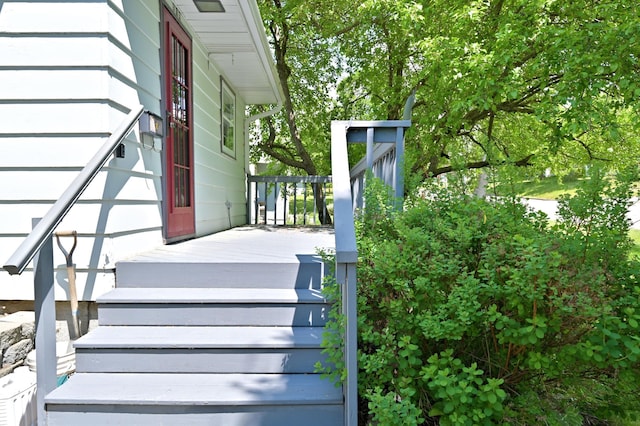 619 9th Ave, Grand Rapids, MN 55744 - view of stairs