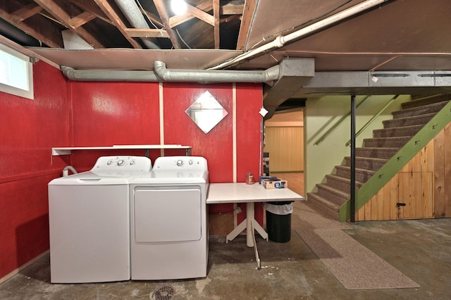 619 9th Ave, Grand Rapids, MN 55744 - washroom with washer and dryer