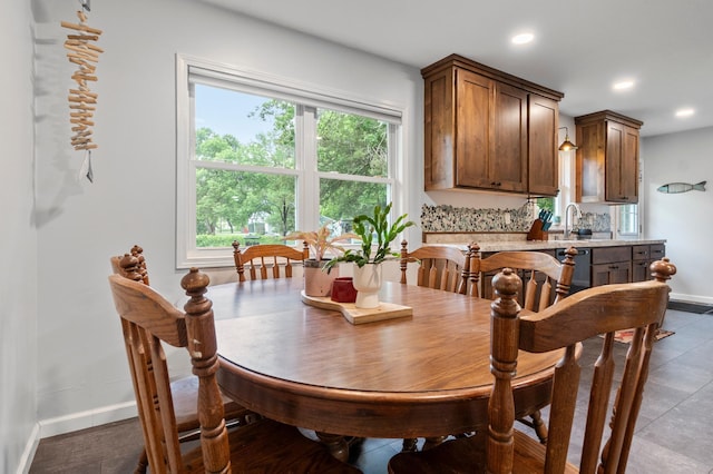 712 Shady Ln SW, Alexandria, MN 56308 - dining area featuring recessed lighting