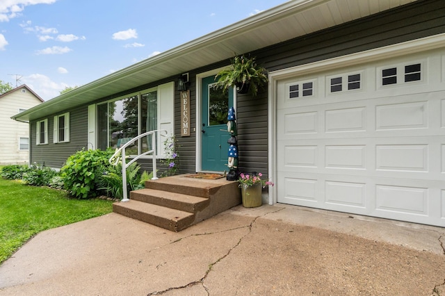 712 Shady Ln SW, Alexandria, MN 56308 - view of front facade featuring driveway