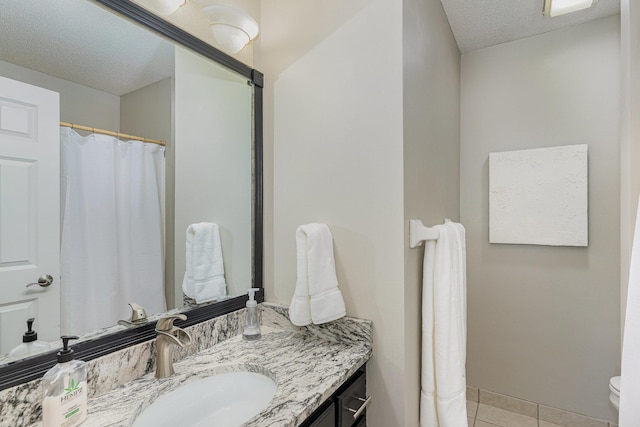 4078 153rd St W, Rosemount, MN 55068 - full bath with vanity, a textured ceiling, tile patterned flooring, and curtained shower
