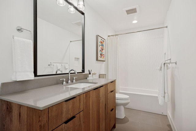 4968 40th St, Saint Louis Park, MN 55416 - bathroom featuring vanity and shower / tub combo with curtain