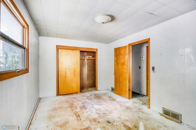 1002 10th St N, Fargo, ND 58102 - unfurnished bedroom with a closet