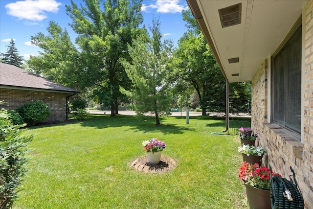 7079 Robinwood Trl, Woodbury, MN 55125 - view of grassy yard