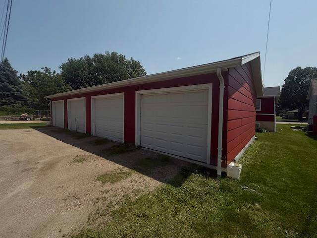 411 Broadway St, Redwood Falls, MN 56283 - view of detached garage