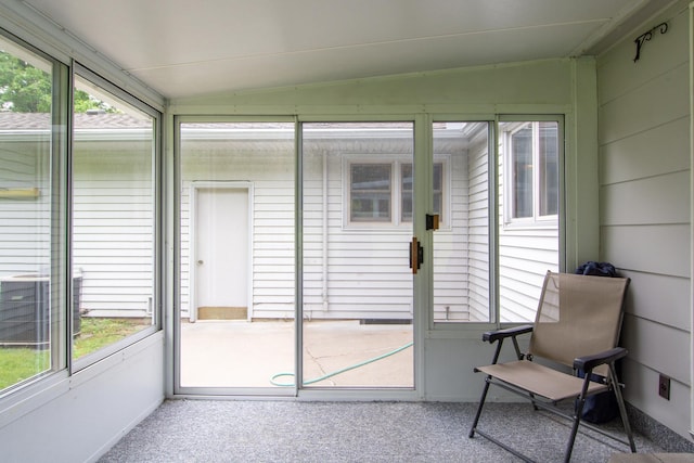 2103 Graydon Ave, Brainerd, MN 56401 - sunroom / solarium featuring vaulted ceiling