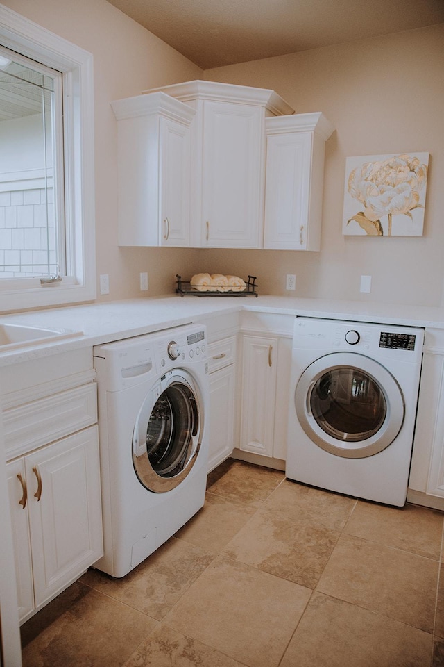 1509 Haller Ct S, Maplewood, MN 55119 - washroom featuring cabinet space and washing machine and clothes dryer