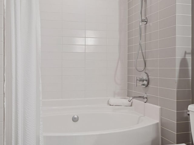 730 Stinson Blvd Unit 106, Minneapolis, MN 55413 - full bathroom with shower / tub combo and toilet