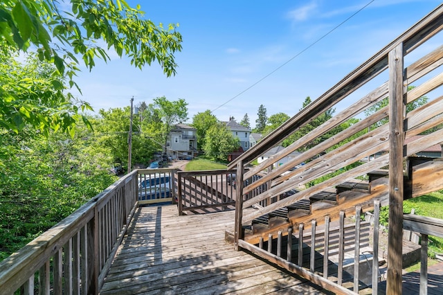 1511 4th St, Duluth, MN 55812 - view of wooden deck