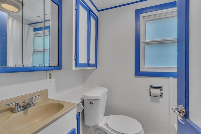 505 Riverside Ave N, Sartell, MN 56377 - bathroom with vanity and a shower with curtain