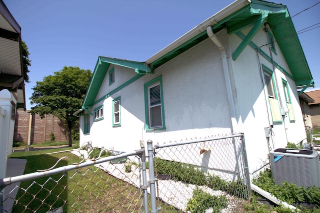 4317 2nd Ave S, Minneapolis, MN 55409 - view of side of property featuring stucco siding