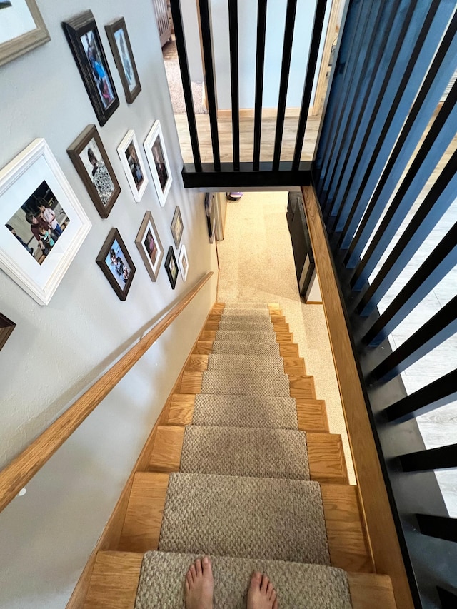 211 5th St NE, Barnesville, MN 56514 - view of staircase
