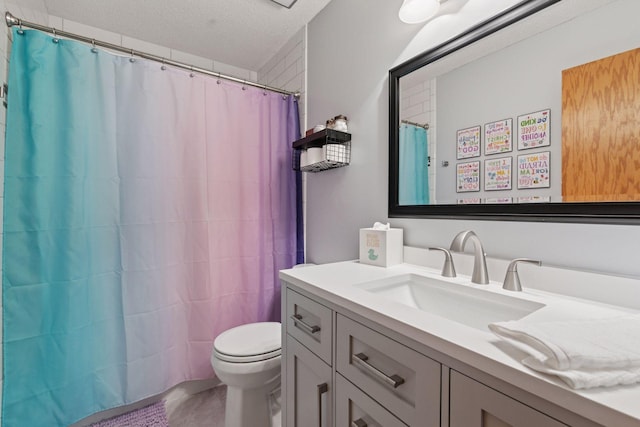 989 Coneflower Ct, Eagan, MN 55123 - full bath featuring vanity, a shower with curtain, and tile patterned flooring