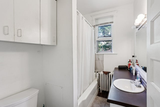 1384 Midway Pkwy, Saint Paul, MN 55108 - full bath featuring radiator, vanity, and shower / bathtub combination with curtain