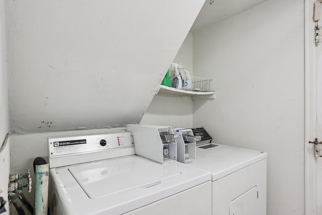 1384 Midway Pkwy, Saint Paul, MN 55108 - shared laundry with washing machine and dryer