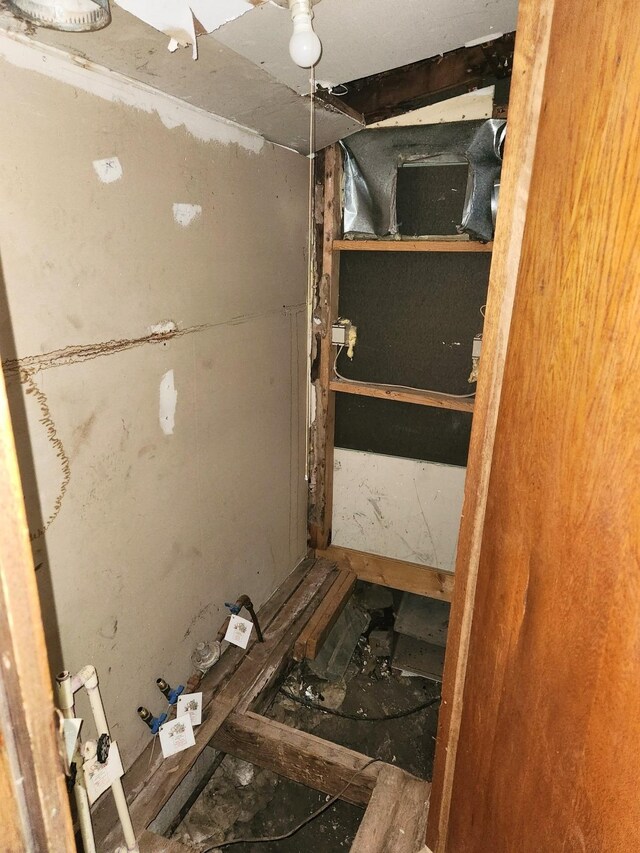 14 4th Ave SE, Dodge Center, MN 55927 - view of bathroom