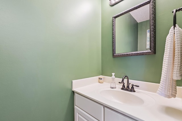 2740 Simons Dr, Chaska, MN 55318 - bathroom featuring vanity