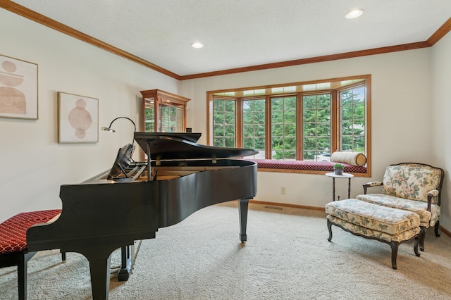 1561 Creek Run Trl, Chanhassen, MN 55331 - living area featuring carpet, ornamental molding, and recessed lighting