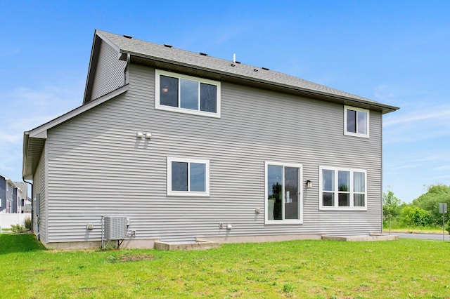17660 Jett Cir, Prior Lake, MN 55372 - back of house featuring a yard