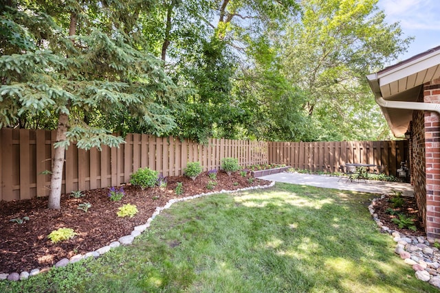 2304 Wildwood Trl, Minnetonka, MN 55305 - fenced backyard with a patio area