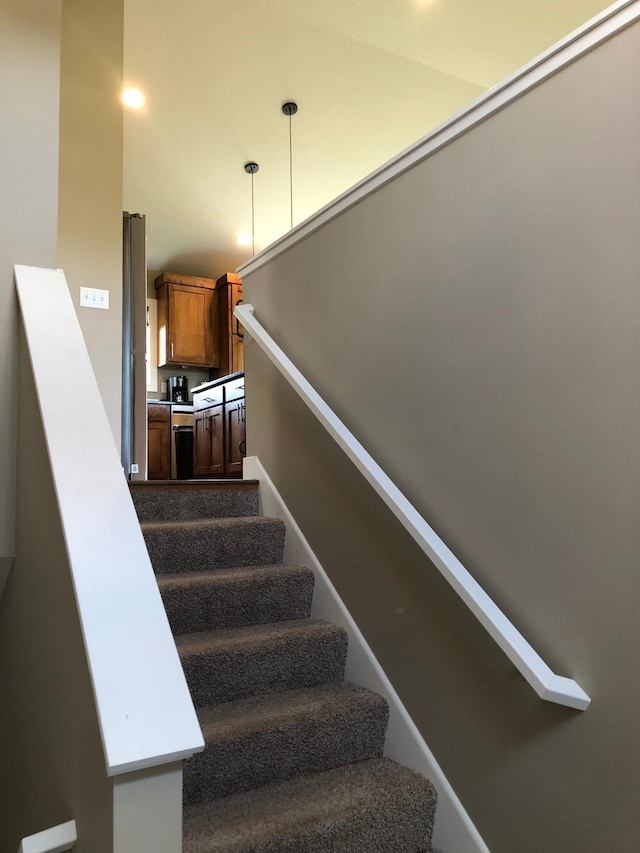 1009 188th St, Garfield Twp, WI 54009 - view of stairway