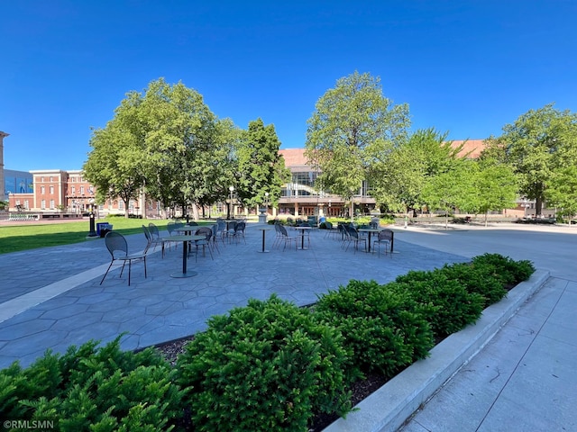 26 10th St W Unit 1409, Saint Paul, MN 55102 - view of community