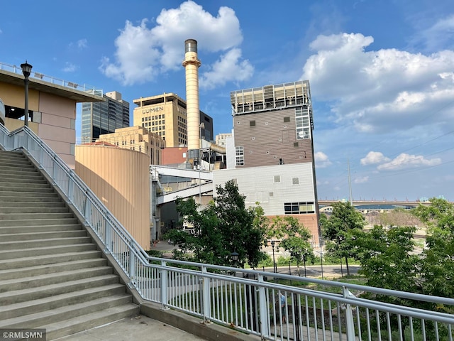 26 10th St W Unit 1409, Saint Paul, MN 55102 - view of building exterior with stairs