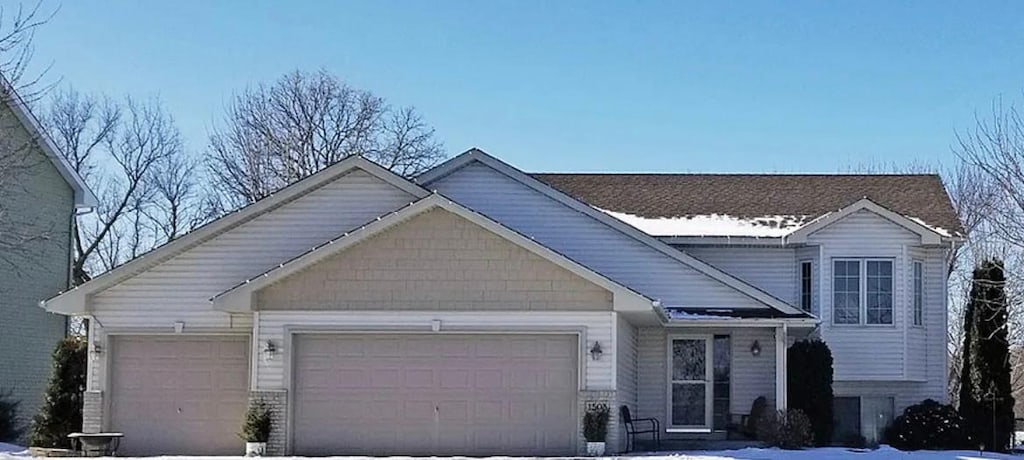 1503 Hidden Trl, Mayer, MN 55360 - photo 1