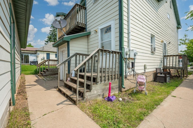 11 1st St, Nashwauk, MN 55769 - view of side of property with a balcony
