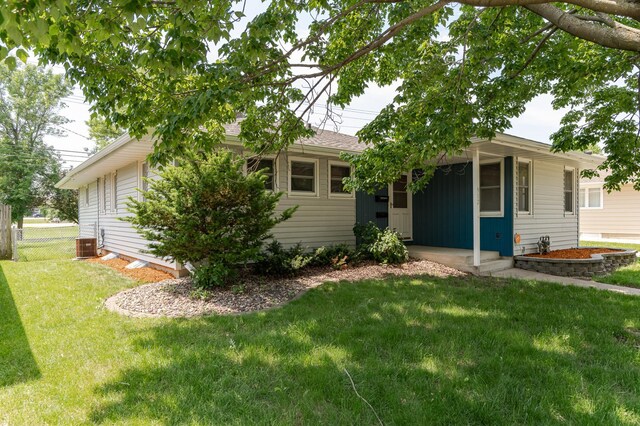 912 11 1/2 St SW, Rochester, MN 55902 - view of front of home