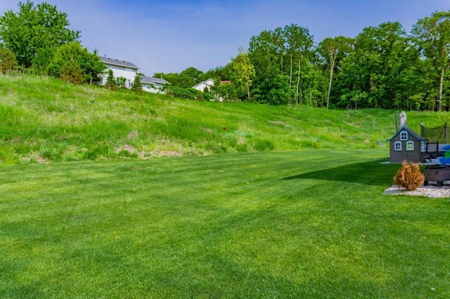 882 Redmond Dr, Carver, MN 55315 - view of green lawn