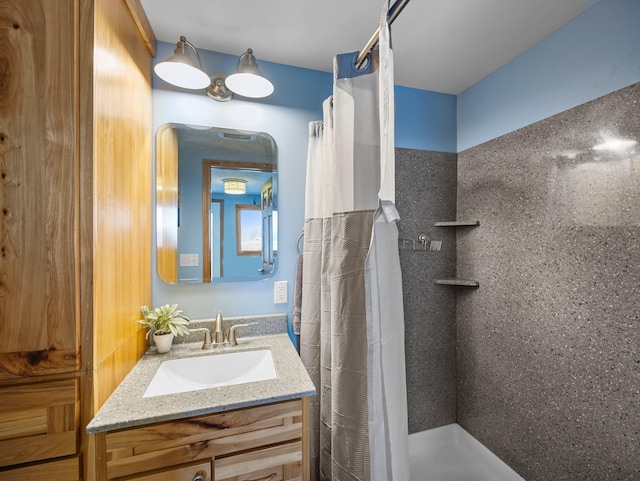 45 Oak Ave S, Maple Lake, MN 55358 - full bath featuring vanity and a shower with curtain