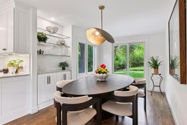 3930 Cottage Ln, Minnetonka, MN 55305 - dining area with wood finished floors and baseboards