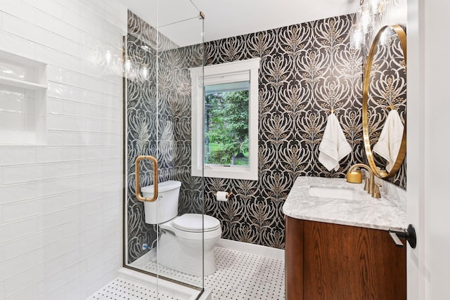 3930 Cottage Ln, Minnetonka, MN 55305 - full bath with vanity, tiled shower, and wallpapered walls