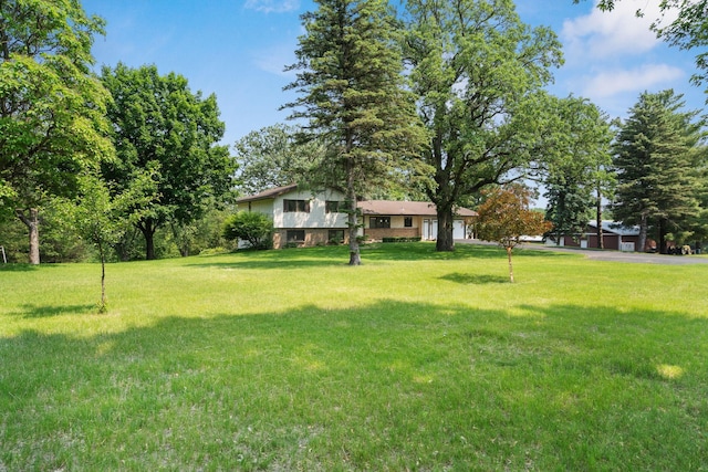 17855 Round Lake Blvd NW, Andover, MN 55304 - view of green lawn