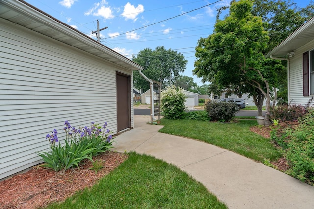 2022 Nokomis Ave, Saint Paul, MN 55119 - view of green lawn