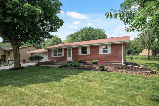 17900 Weaver Lake Dr, Maple Grove, MN 55311 - single story home with a garage and a front lawn