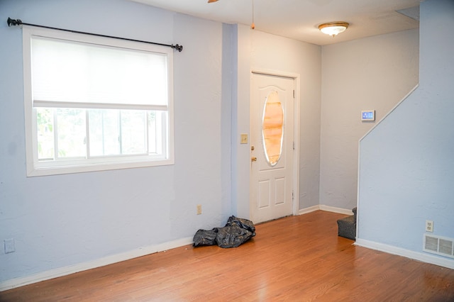 89 Winnipeg Ave, Saint Paul, MN 55117 - entrance foyer featuring wood finished floors, a ceiling fan, and baseboards