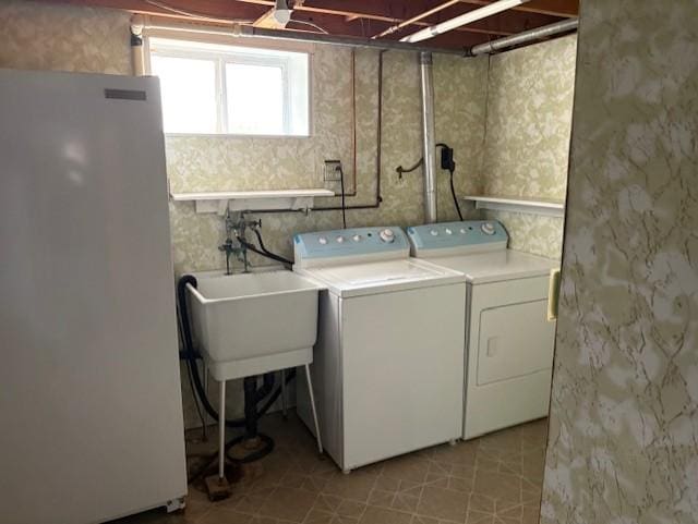 455 113th Ave NW, Coon Rapids, MN 55448 - laundry area featuring washing machine and dryer