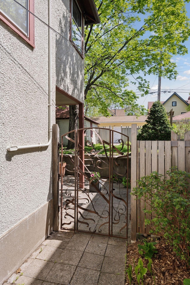 3229 Fremont Ave S, Minneapolis, MN 55408 - view of gate