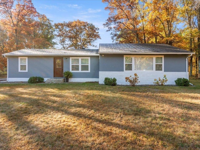 5335 Pine Beach Rd, Brainerd, MN 56401 - ranch-style home featuring a front yard